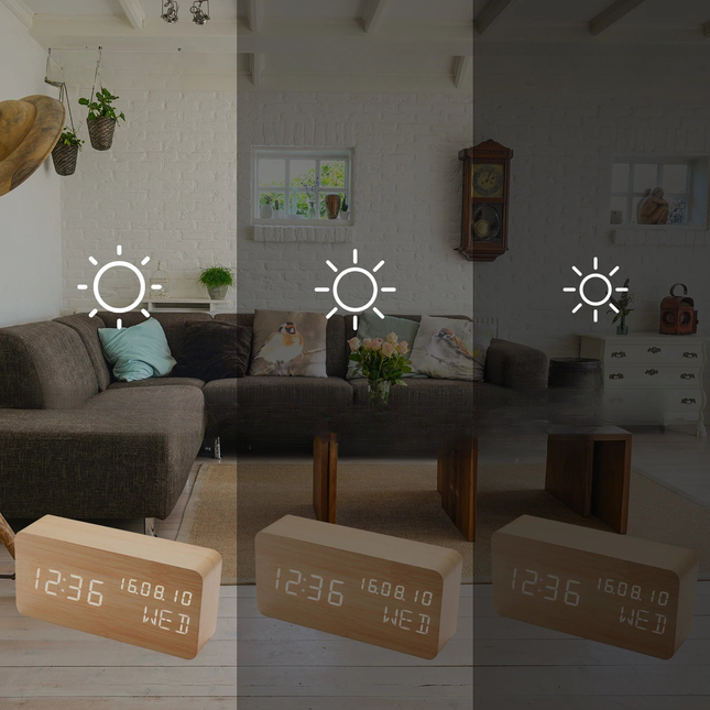 Sveglia moderna digitale in legno chiaro