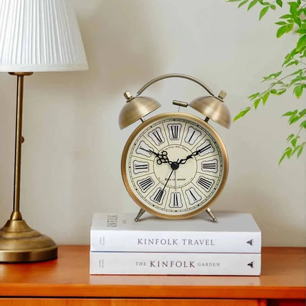 Sveglia vintage a batteria con campanelli