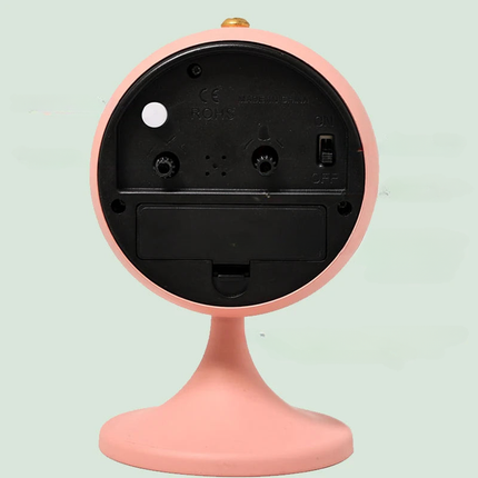 Sveglia vintage bianca con piedistallo