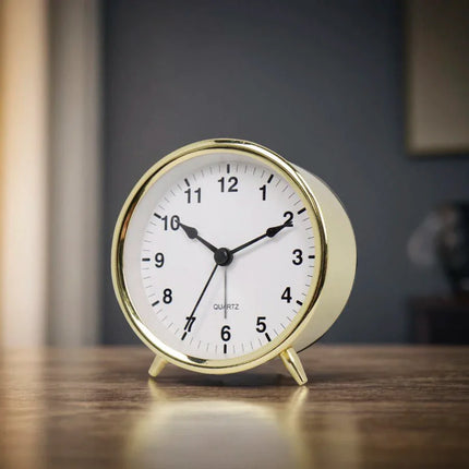 Piccola sveglia a lancette silenziosa