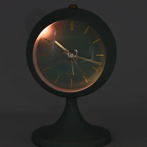 Sveglia vintage bianca con piedistallo