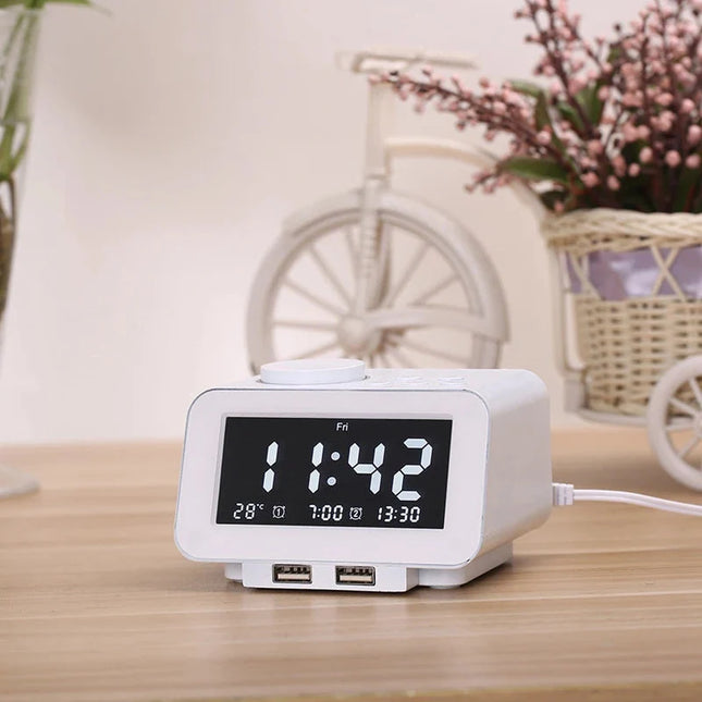 Radiosveglia digitale con doppia porta USB