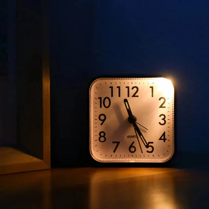 Sveglia analogica al quarzo luminosa