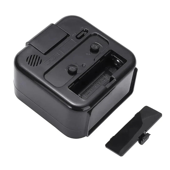 Sveglia analogica quadrata e silenziosa