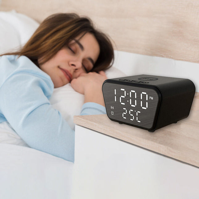 Sveglia digitale con caricatore wireless