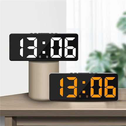 Sveglia numerica con display a LED