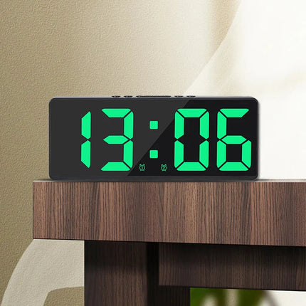 Sveglia numerica con display a LED