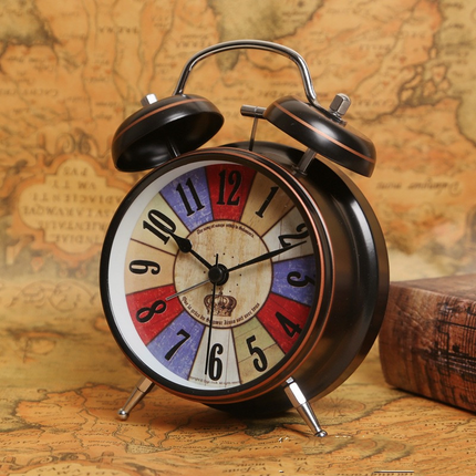 Sveglia vintage con doppia campana