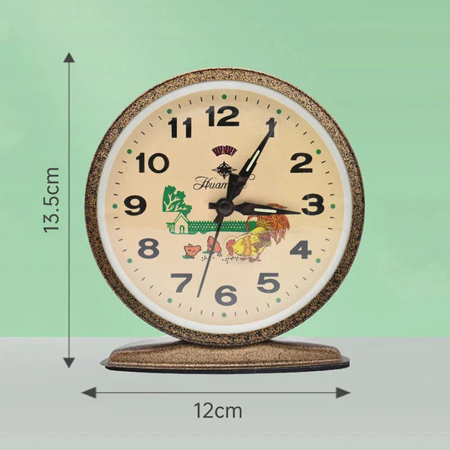 Vecchia sveglia meccanica da comodino