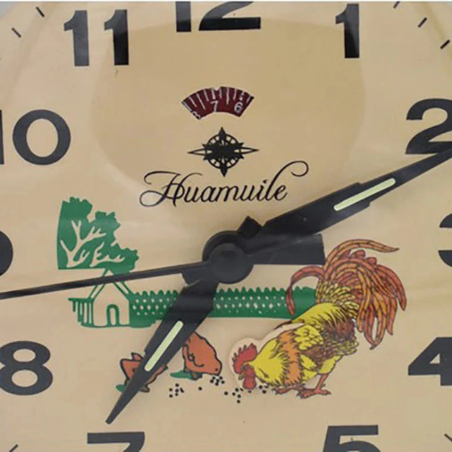 Vecchia sveglia meccanica da comodino